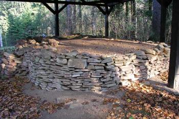 Okrouhlá chlebová pec ( © Roman Řezáč 11/2004)