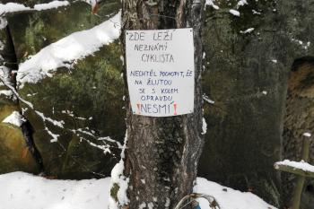 Zimní Rotštejn - Varování cyklystům :-) (© Josef Filio Šretr, 18.1.2012)