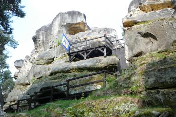 Zřícenina hradu Rotštejn (© Vlastislav Mareček, 04/2011)