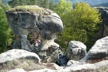 Zřícenina hradu Rotštejn (© Vlastislav Mareček, 04/2011)