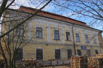 V současné době opravované sev.křídlo ( © Dušan Dohňanský 12/2019)