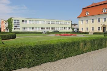 parčík před zámkem (© D Dohňanský, 08/2018)