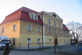 čelní,východní část zámku (© D Dohňanský, 03/2015)