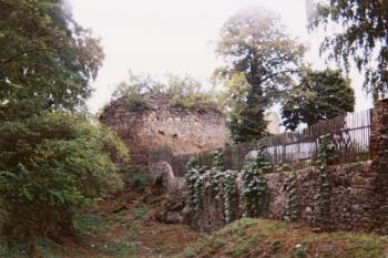 okrouhlá bašta (© Lukáš Pechánek, 08/2000)