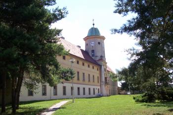 Západní pohled na zámek (© Ivo Rozehnal 07/2015)