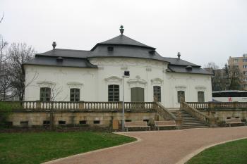 východní průčlí zámku (© D Dohňanský, 04/2016)