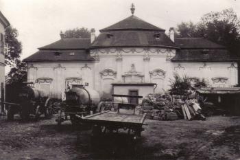 Staré Brno - Letohrádek Mitrovských - Fotografie z počátku 20. století (soukr. sbírka IvoR) (© anonym)