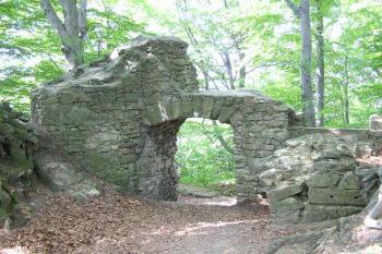 Nádvorní fasáda západního paláce (© Jan P. Štěpánek 06/2006)