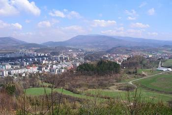 Pohled z hradu na město ( © Roman Řezáč 04/2004)