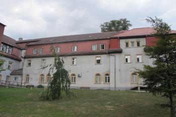 jižní /nádvorní / strana sev.křídla (© D Dohňanský, 08/2018)