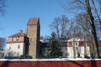 celkový pohled na zámek ( © Jan P. Štěpánek 01/2009)
