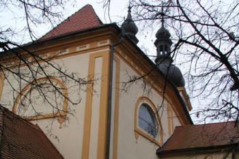 Zadní část lodě ( © Roman Řezáč 12/2004)