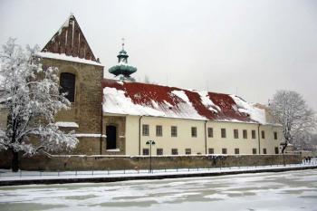 Celkový pohled od řeky (© Jiří Cukr, 01/2006)