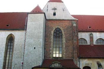 Přístavek na severní straně kostela  (© Jiří Cukr, 11/2008)