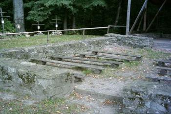 Venkovní lavice (© Ilona Telaříková 10/2005)