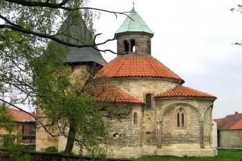 Kostel od jihu ( © Pavel Vítek 05/2006)