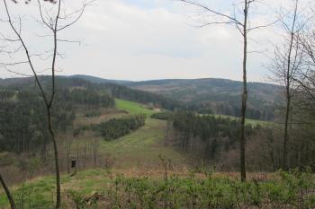 scenérie na východě od hradu (© D Dohňanský, 05/2017)