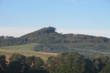 panoramatický pohled na lokalitu od sv. (© D Dohňanský, 08/2018)