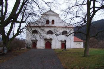 Chrám na místě původní románské svatyně ( © Roman Řezáč 12/2004)