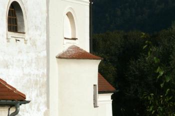 Apsida – nejstarší část kostela ( © Iva Spurná 28.9.2009)