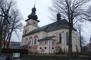 Celkový pohled na kostel ( © Roman Řezáč 12/2004)