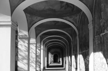 pohled do ambitu (© Václav Kapr, 10/2010)