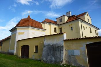 klášter benediktinek s kostelem Panny Marie Vítězné na Bílé hoře-Praha 6 Řepy (© Vlastislav Mareček, 07/2016)