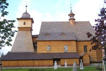 jižní průčelí kostela (© Jan P. Štěpánek, 10/2006)
