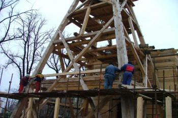 Na stavbě se pracovalo i v zimě (© Zdeněk Lasák, 03/2008)