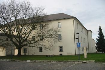 východní část zámku (© D Dohňanský, 12/2014)