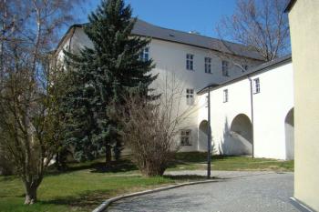 Jihovýchodní nároží zámku ( © Miroslav BITTER 03/2008)