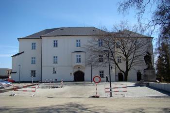 Průčelí zámku Klimkovice ( © Miroslav BITTER 03/2008)