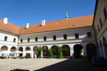 jezuitská kolej s kostelem sv. Maří Magdaleny-Jindřichův Hradec (© Vlastislav Mareček, 08/2016)