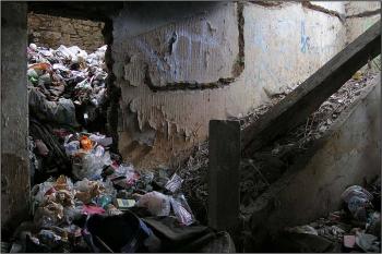 Alternativní využití levého ramena schodiště ( © Petr Turyna 01/2006)