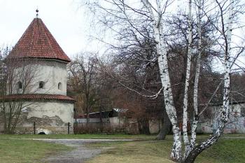 Kaple poblíž Kajetánky ( © Petr Turyna 12/2004)