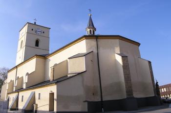 Pohled od východu na presbyteriální část kostela (© Jan P. Štěpánek, 10/2006)