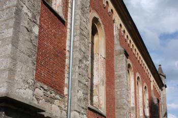 Jižní průčelí ( © Ivan Grisa 08/2009)