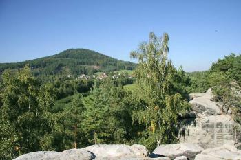 Pohled z vyhlídky ( © Luděk Pitter 09/2005)