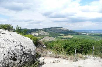 Sirotčí Hrádek - pohled z hradu na Pavlovské Vrchy (© aleshwarrior, 07/2014)
