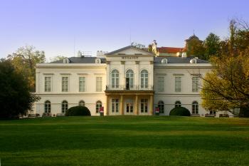 Letohrádek Kinských (© Anton Fedorenko, photomemories.cz, 10/2006)