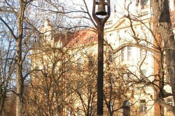 Zvonička za letohrádkem ( © Petr Turyna 01/2005)