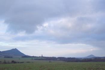 Košťálov, Skalka a Házmburk (© Prudký Martin, 12/2004)