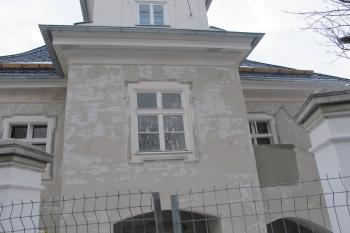 vstupní sev.část správcovské budovy (© D Dohňanský, 02/2017)