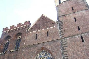 jižní průčelí konkatedrály (© Jan P. Štěpánek, 10/2006)