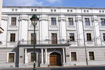 jižní průčelí rezidence jezuitů, pozdějšího zemského sněmu (© Jan P. Štěpánek, 10/2006)