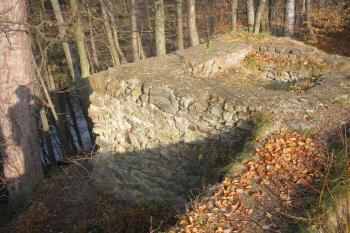 strmý svah severní ostrožny a do něj ústící prevét ( © Ondřej Štěpánek 11/2006)