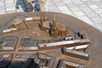 trojrozměrný plastický model areálu hradního návrší od jihu ( © Jan P. Štěpánek 05/2009)