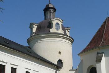 tzv. Okrouhlá věž ( © Jan P. Štěpánek 04/2009)