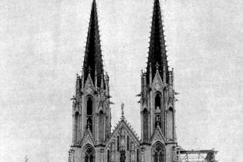 dóm v průběhu novogotické přestavby ( © A. Prokop : Die Markgraftschaft Mähren in kunstgeschichtlichen Beziehung, Band I-IV, R.  Spies & Co. Verlag, Wien 1904)