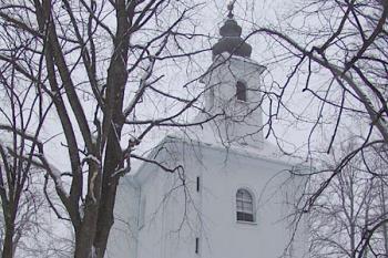 Čelní pohled na kostel ( © Roman Řezáč 01/2005)